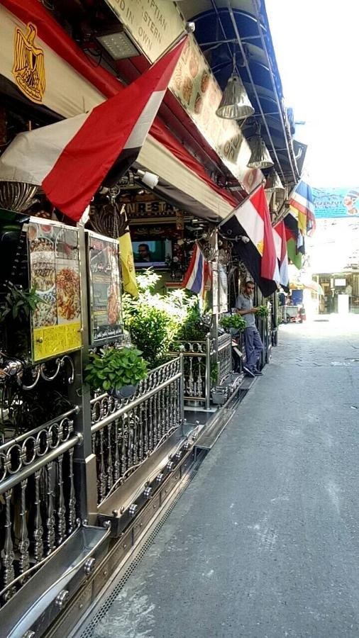 Lucky Palace Hotel Bangkok Buitenkant foto